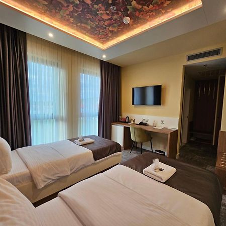 Hotel Etna Gracanica  Eksteriør bilde