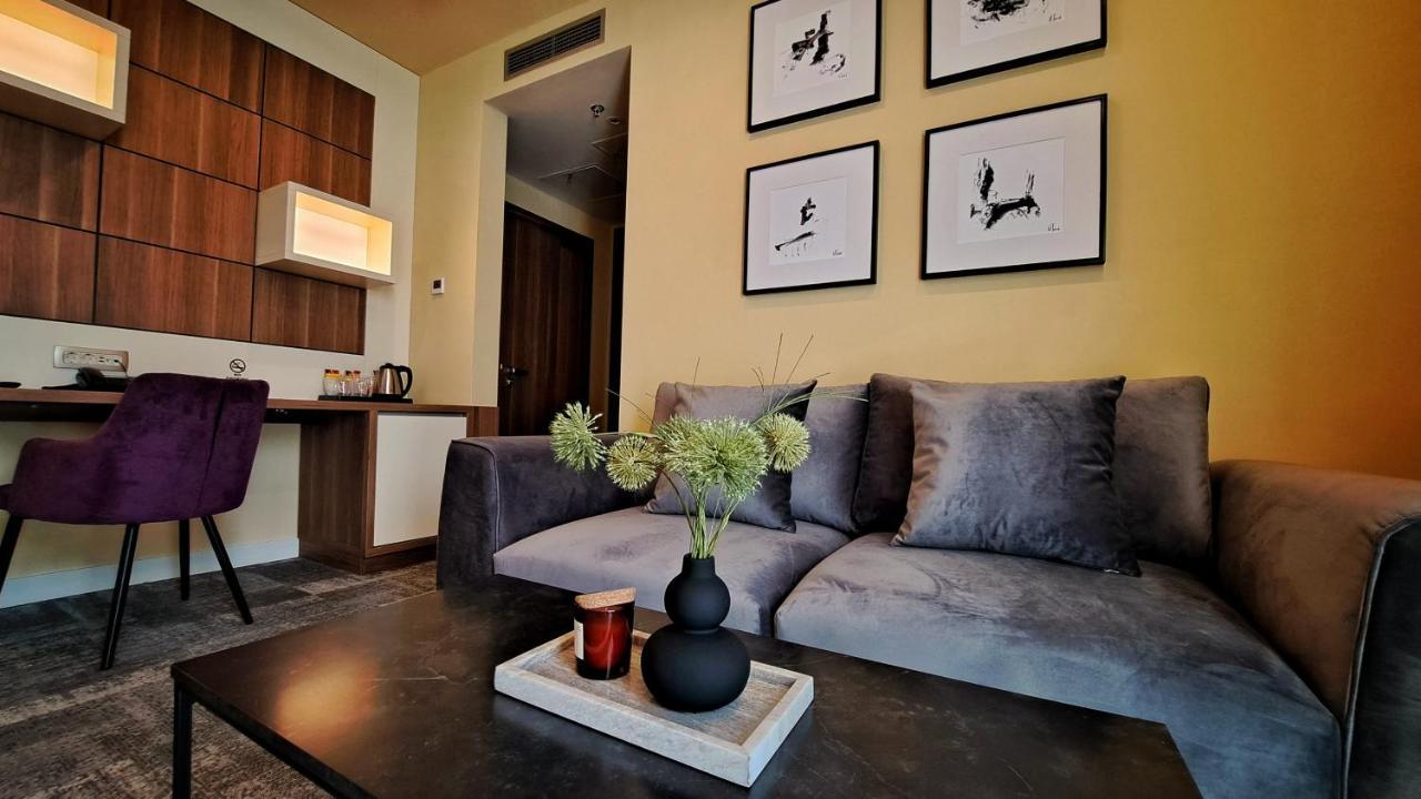 Hotel Etna Gracanica  Eksteriør bilde