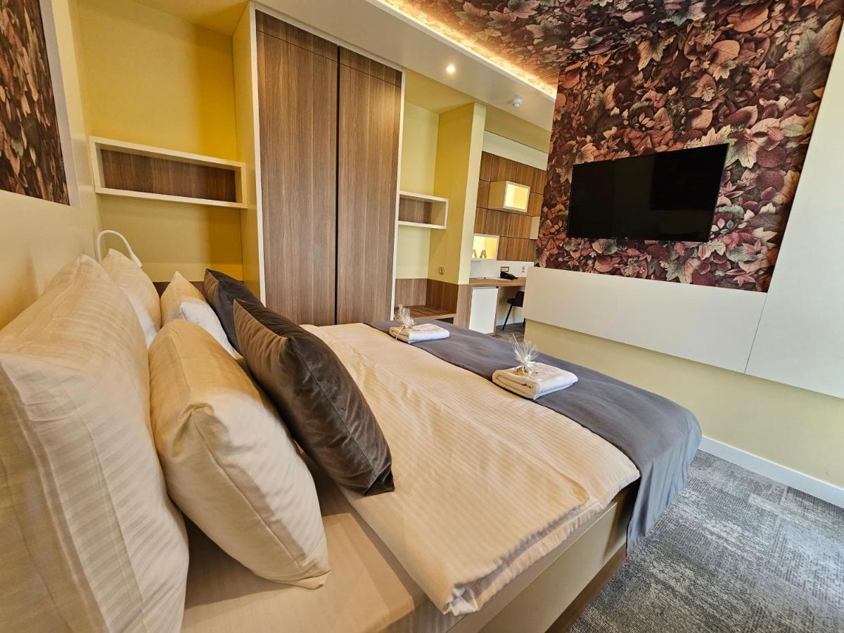Hotel Etna Gracanica  Eksteriør bilde