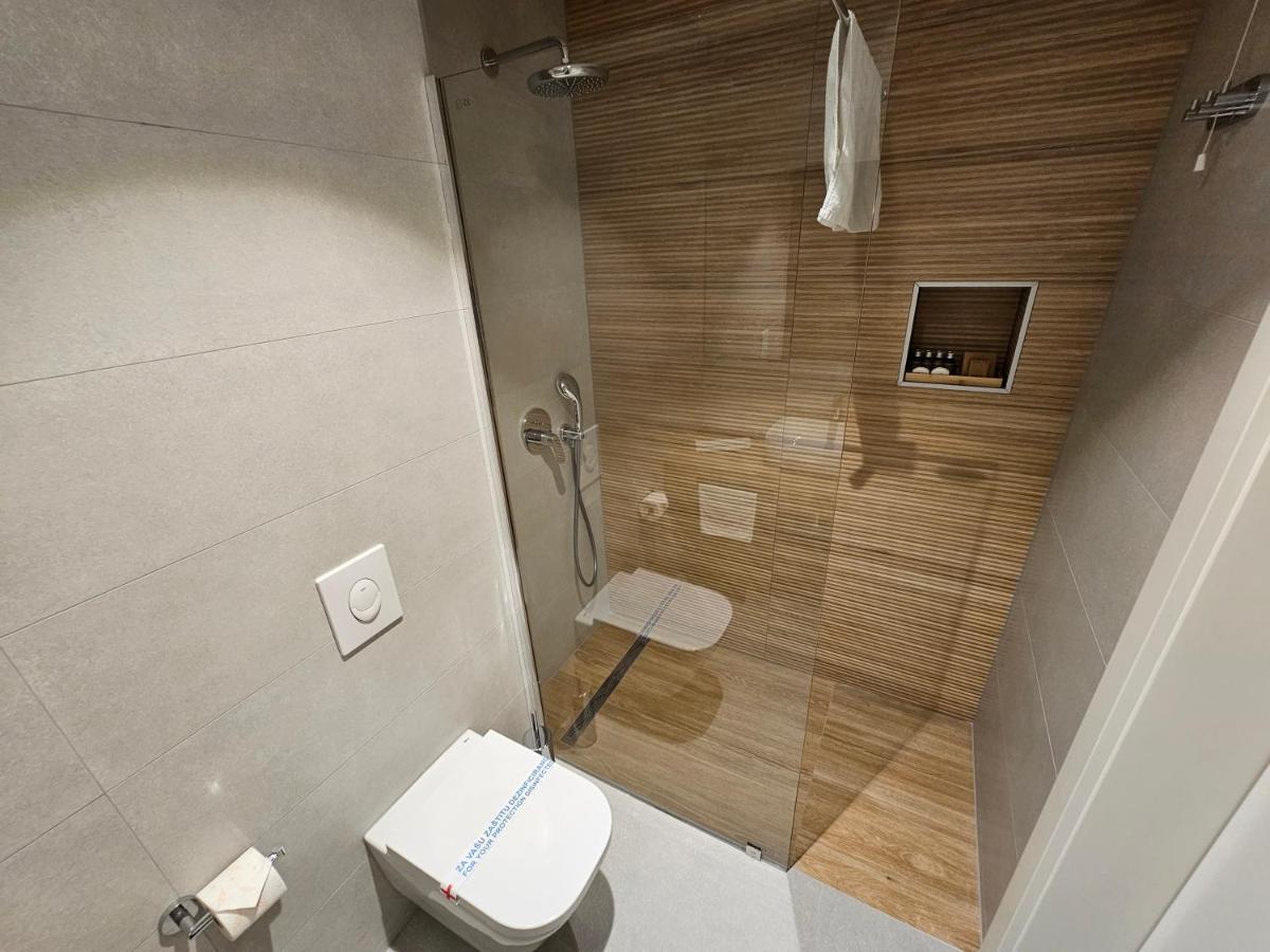 Hotel Etna Gracanica  Eksteriør bilde