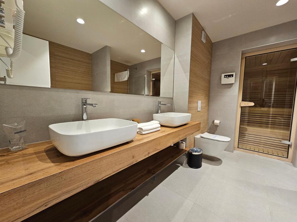 Hotel Etna Gracanica  Eksteriør bilde