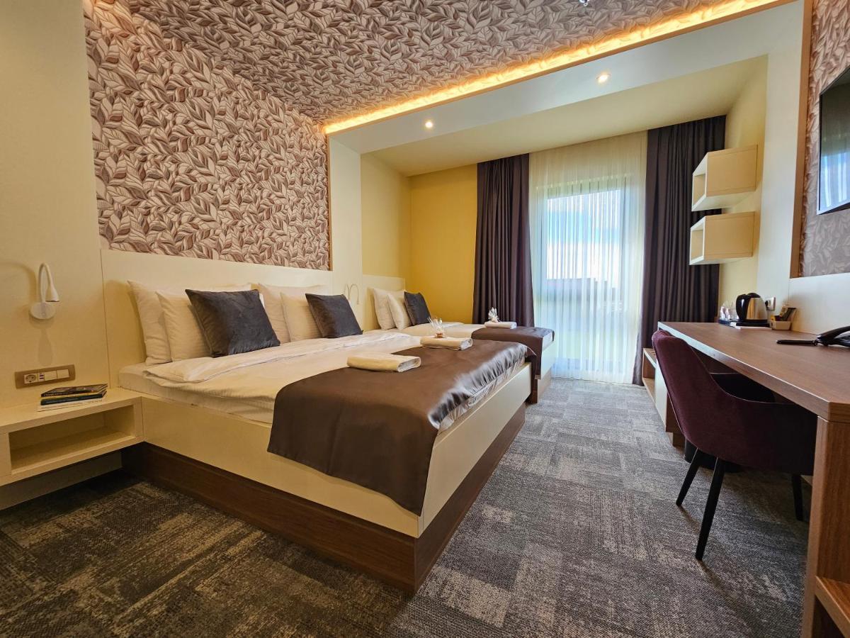 Hotel Etna Gracanica  Eksteriør bilde