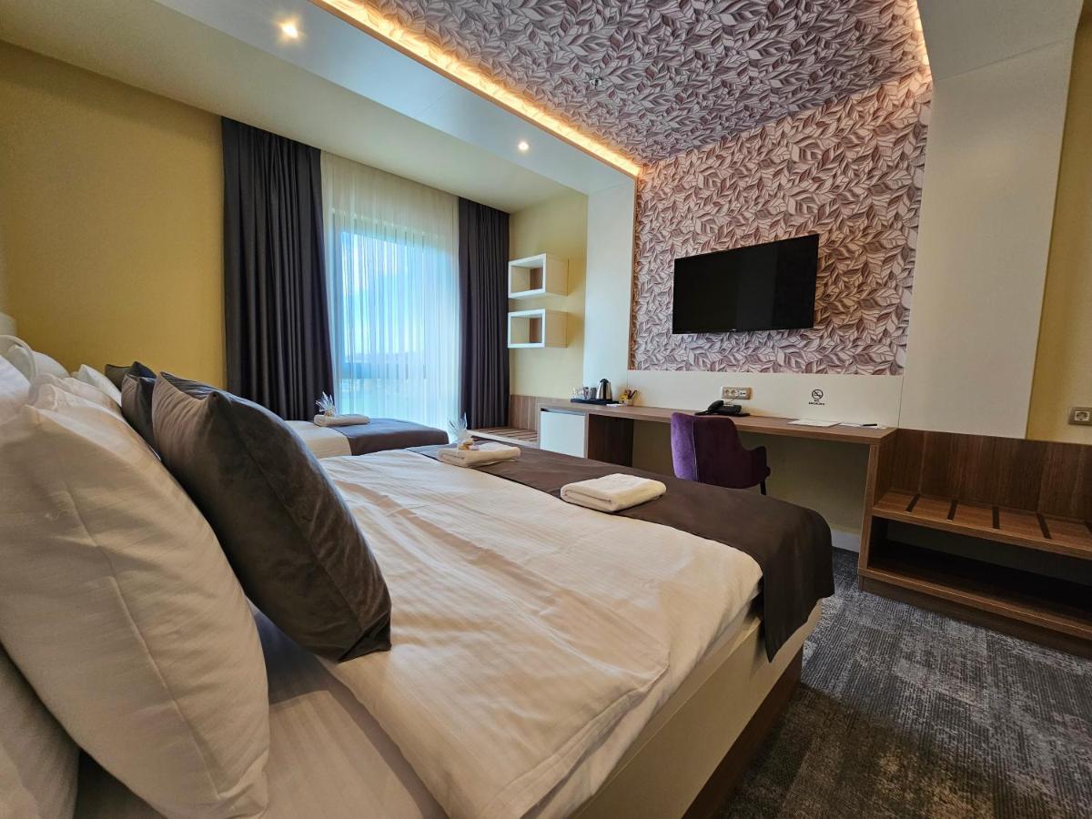 Hotel Etna Gracanica  Eksteriør bilde