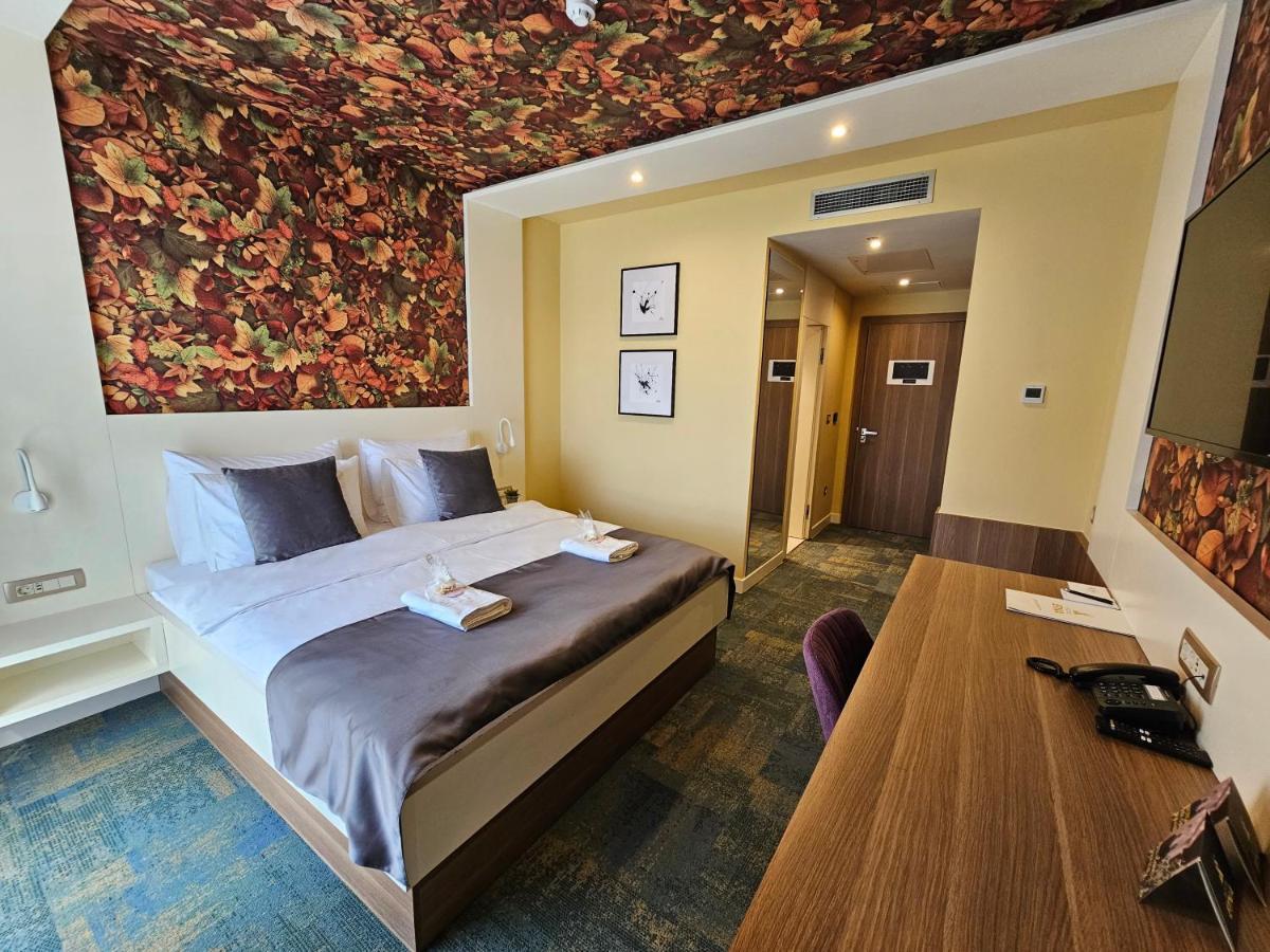 Hotel Etna Gracanica  Eksteriør bilde