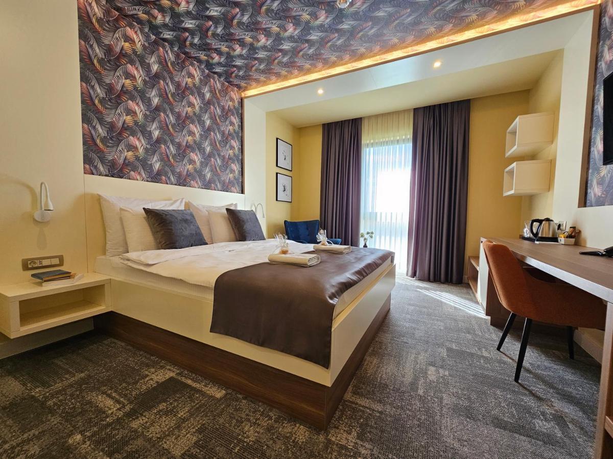 Hotel Etna Gracanica  Eksteriør bilde