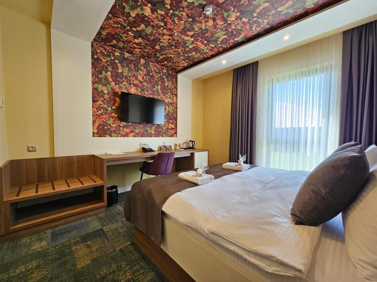 Hotel Etna Gracanica  Eksteriør bilde