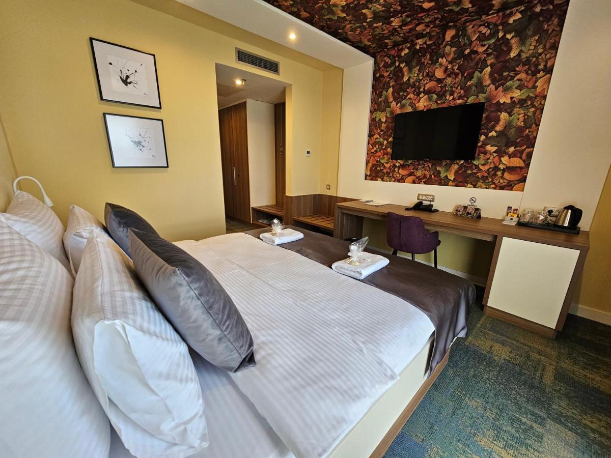 Hotel Etna Gracanica  Eksteriør bilde