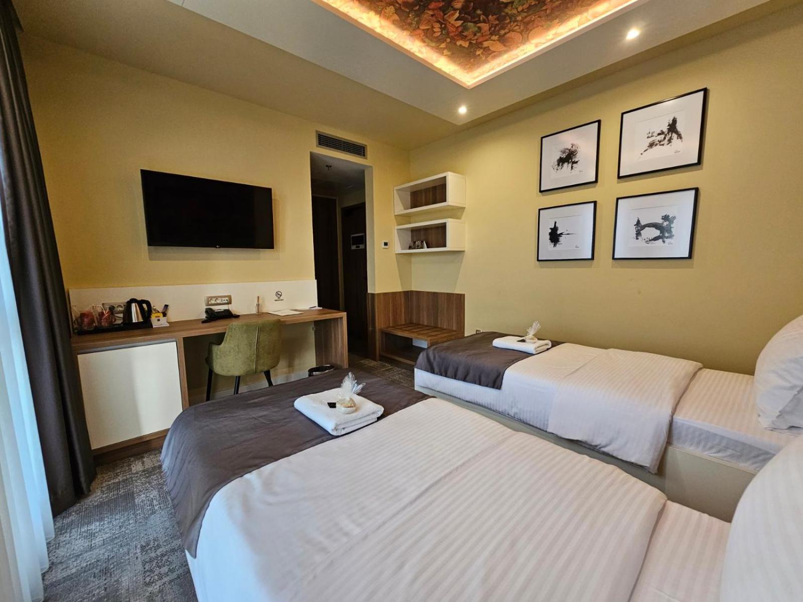Hotel Etna Gracanica  Eksteriør bilde