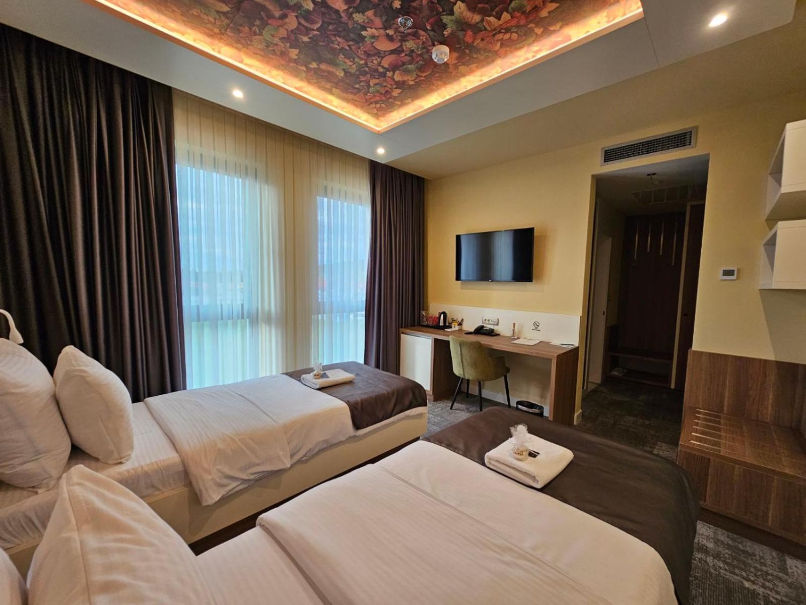 Hotel Etna Gracanica  Eksteriør bilde